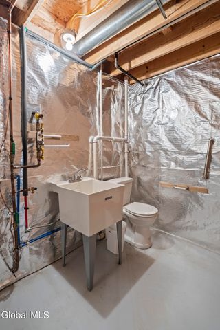 1009 Kingswood Court, Rotterdam, NY 12303