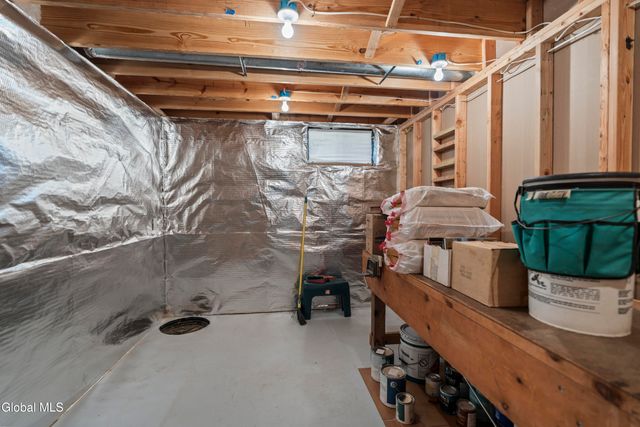 1009 Kingswood Court, Rotterdam, NY 12303