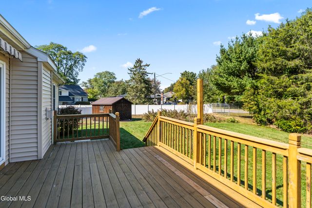 1009 Kingswood Court, Rotterdam, NY 12303