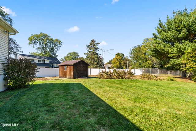 1009 Kingswood Court, Rotterdam, NY 12303