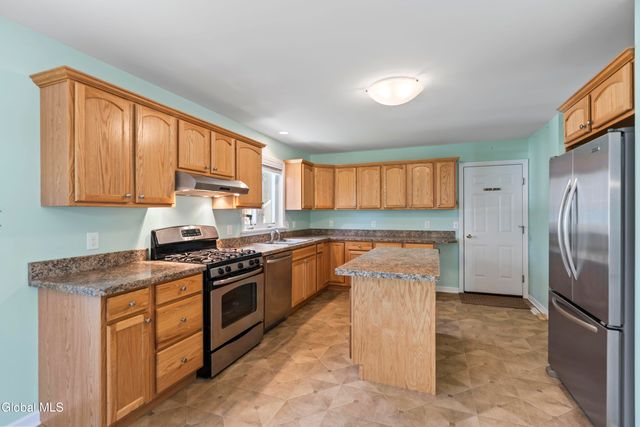 1009 Kingswood Court, Rotterdam, NY 12303