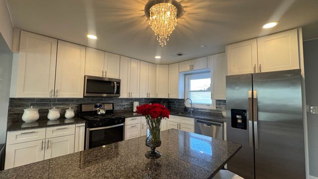 7700 W 83rd Street, Bridgeview, IL 60455