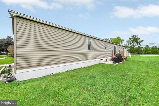 97 SHERRILL DR, New Oxford, PA 17350