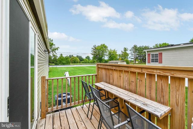 97 SHERRILL DR, New Oxford, PA 17350