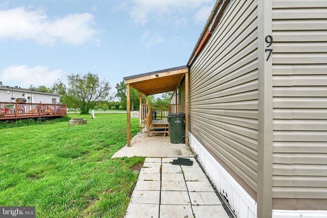 97 SHERRILL DR, New Oxford, PA 17350