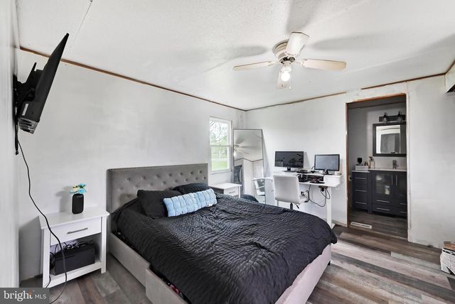 97 SHERRILL DR, New Oxford, PA 17350