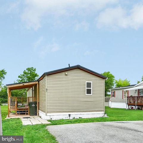 97 SHERRILL DR, New Oxford, PA 17350