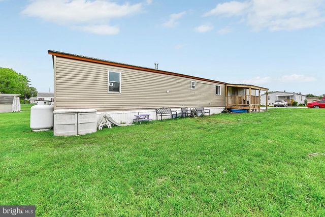 97 SHERRILL DR, New Oxford, PA 17350