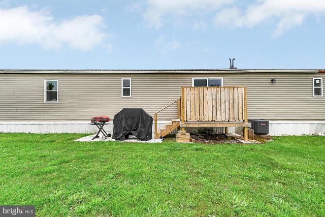 97 SHERRILL DR, New Oxford, PA 17350
