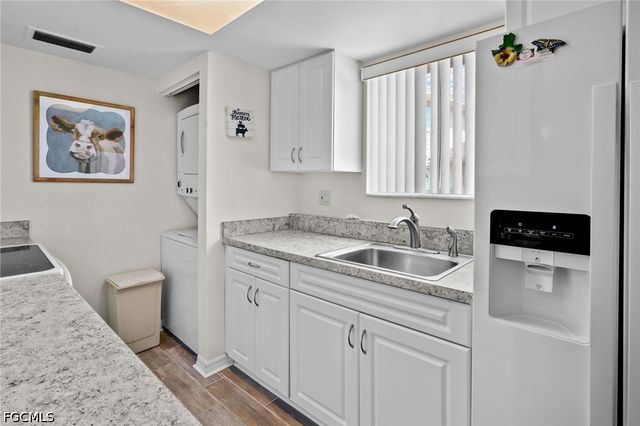 5848 Queen Elizabeth WAY 1, Fort Myers, FL 33907