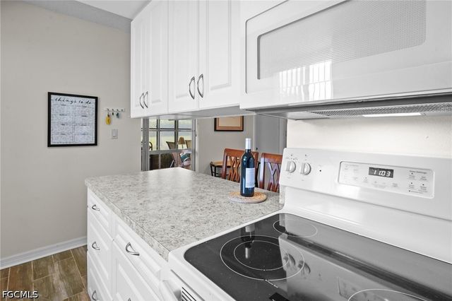 5848 Queen Elizabeth WAY 1, Fort Myers, FL 33907