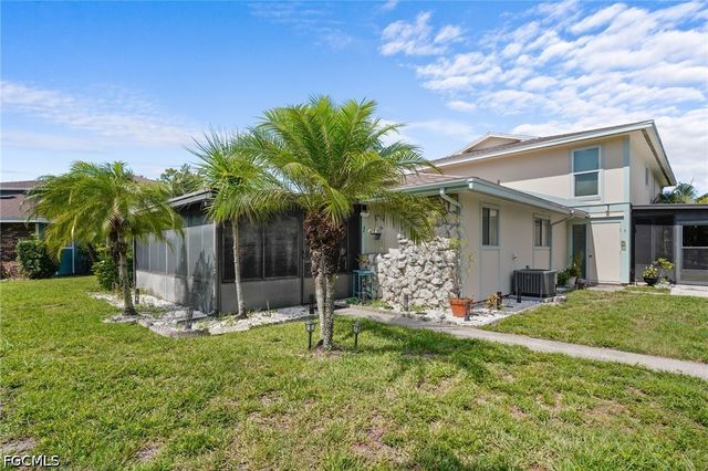 5848 Queen Elizabeth WAY 1, Fort Myers, FL 33907