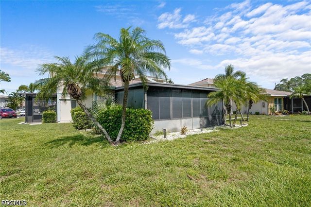 5848 Queen Elizabeth WAY 1, Fort Myers, FL 33907