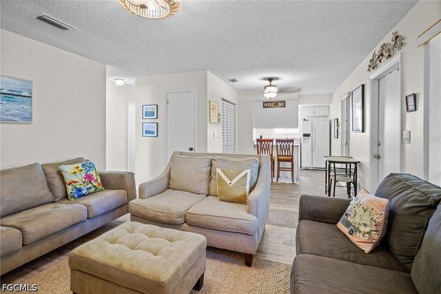 5848 Queen Elizabeth WAY 1, Fort Myers, FL 33907