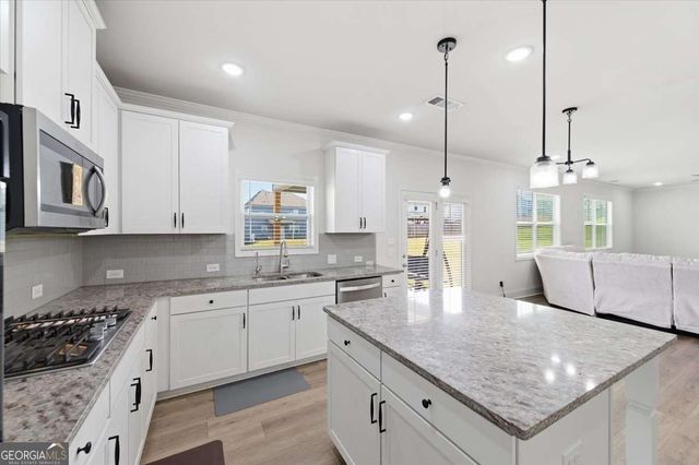 880 Garnet Drive, Acworth, GA 30101