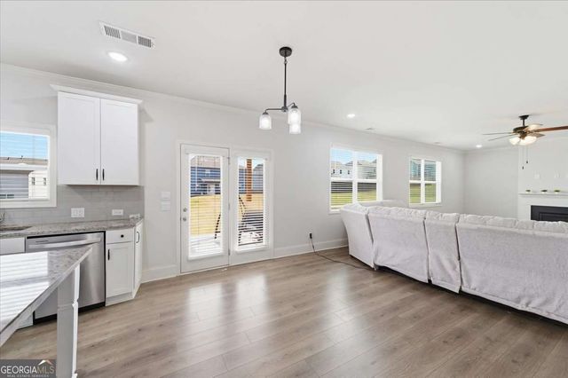 880 Garnet Drive, Acworth, GA 30101