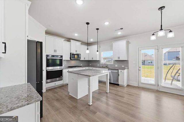 880 Garnet Drive, Acworth, GA 30101