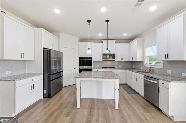 880 Garnet Drive, Acworth, GA 30101