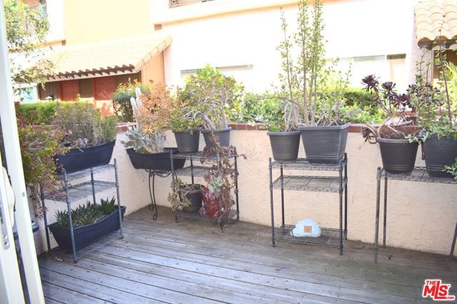 1711 Grismer Avenue 63, Burbank, CA 91504