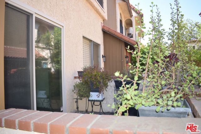 1711 Grismer Avenue 63, Burbank, CA 91504
