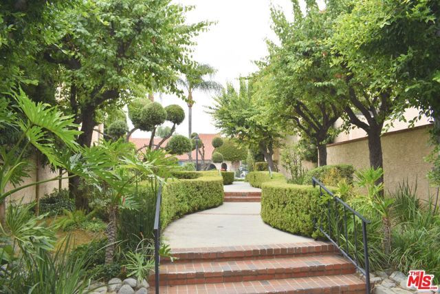 1711 Grismer Avenue 63, Burbank, CA 91504