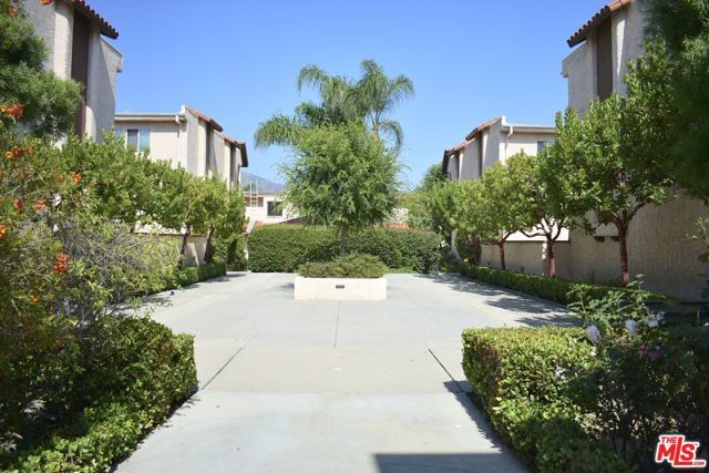 1711 Grismer Avenue 63, Burbank, CA 91504