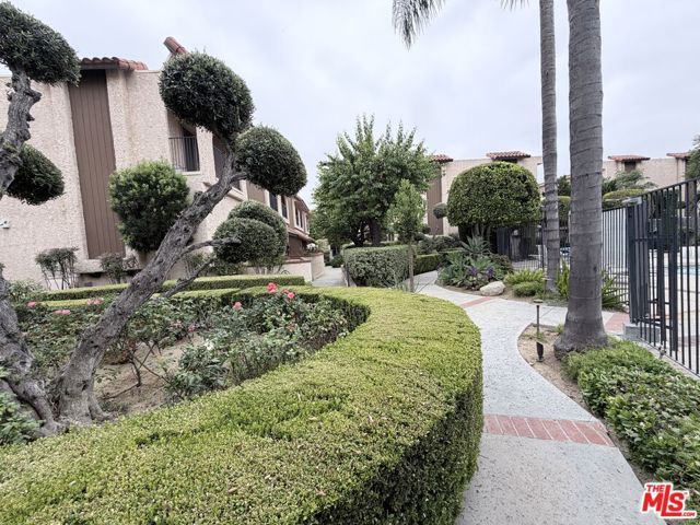 1711 Grismer Avenue 63, Burbank, CA 91504