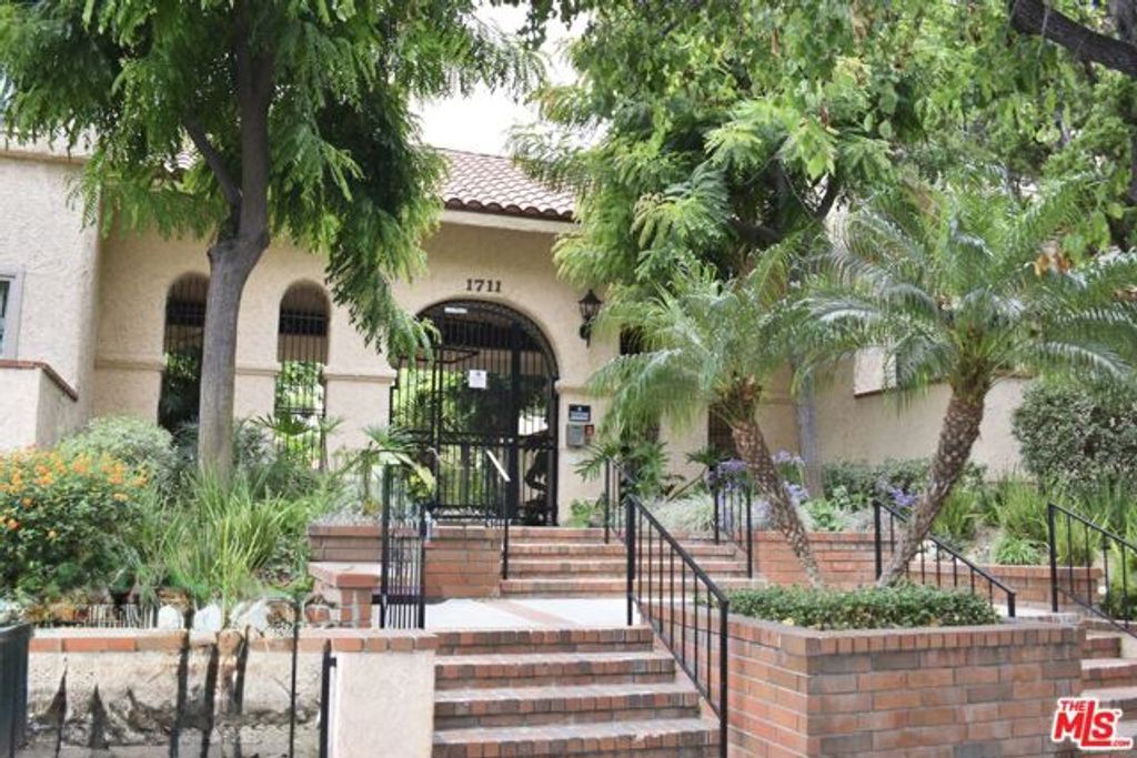 1711 Grismer Avenue 63, Burbank, CA 91504