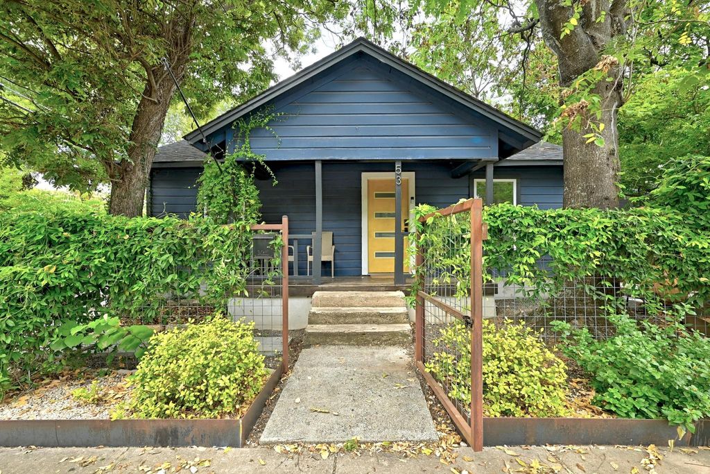53 Comal ST B, Austin, TX 78702