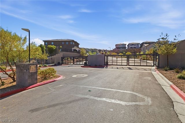 11816 River Hawk Avenue, Las Vegas, NV 89138