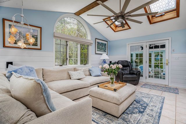 190 Wyndridge Circle, Pelham, NH 03076