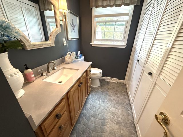 190 Wyndridge Circle, Pelham, NH 03076