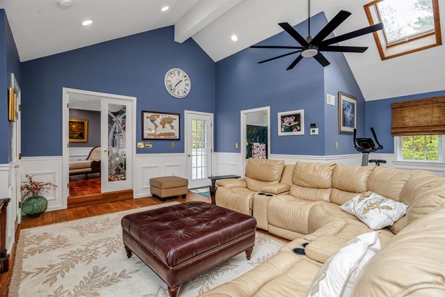 190 Wyndridge Circle, Pelham, NH 03076