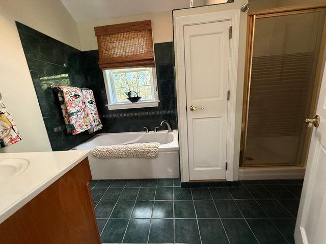 190 Wyndridge Circle, Pelham, NH 03076