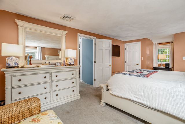 190 Wyndridge Circle, Pelham, NH 03076