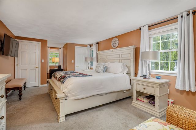 190 Wyndridge Circle, Pelham, NH 03076
