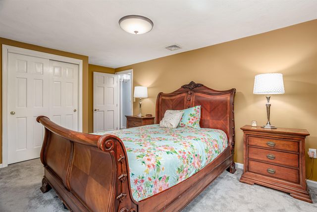 190 Wyndridge Circle, Pelham, NH 03076