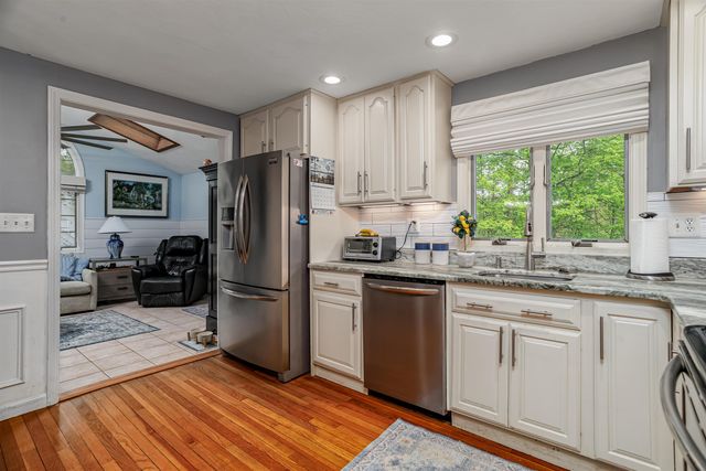 190 Wyndridge Circle, Pelham, NH 03076