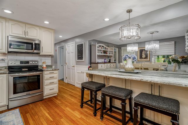 190 Wyndridge Circle, Pelham, NH 03076