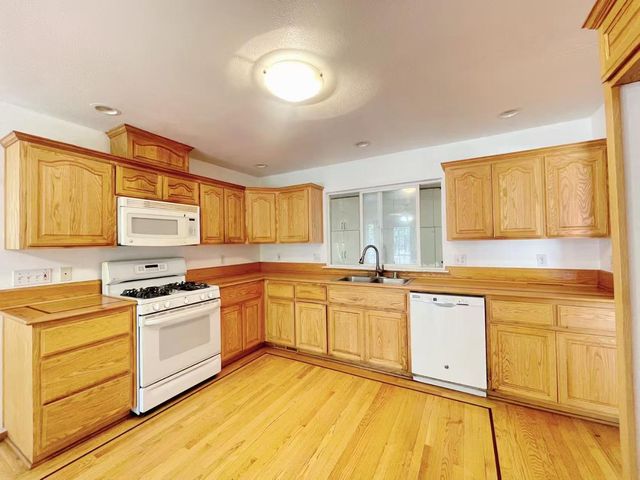 127 Eagle Vista Dr, Oroville, CA 95966