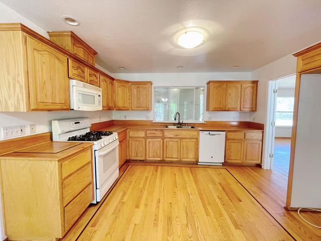 127 Eagle Vista Dr, Oroville, CA 95966