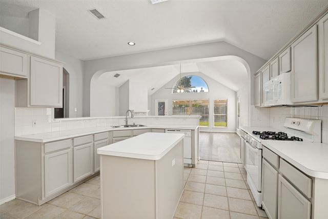 6504 Hillview Lane, Sachse, TX 75048