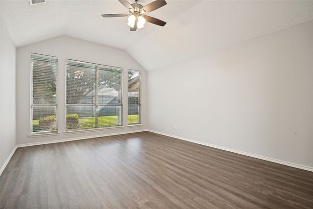 6504 Hillview Lane, Sachse, TX 75048