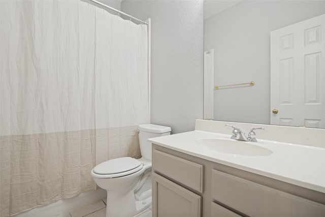 6504 Hillview Lane, Sachse, TX 75048