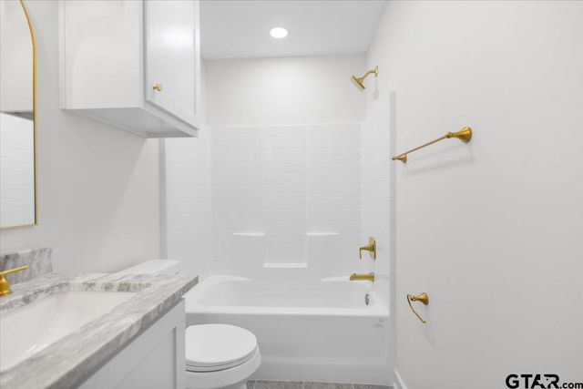 435 W. Harmony St., Tyler, TX 75702