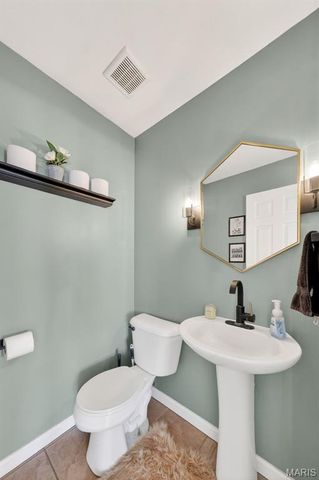 14 Spangle Way Drive, O'fallon, MO 63366