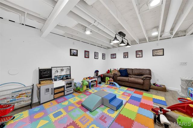 14 Spangle Way Drive, O'fallon, MO 63366