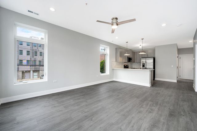 825 E 61st Street 208, Chicago, IL 60637