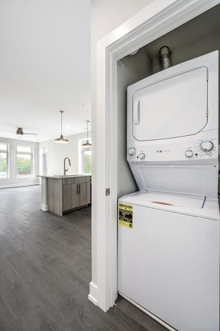 825 E 61st Street 208, Chicago, IL 60637