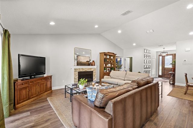 22241 DEER PARK AVENUE, Eustis, FL 32736